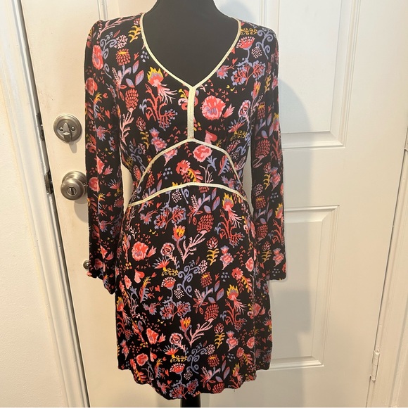 La Fiancée‎ Floral Black Dress - Picture 2 of 15